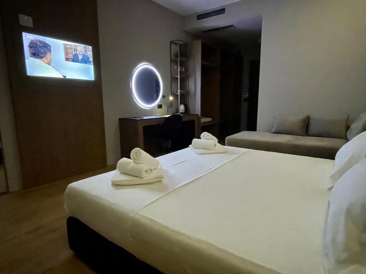 Elmar Hotel Vlorë Exterior foto